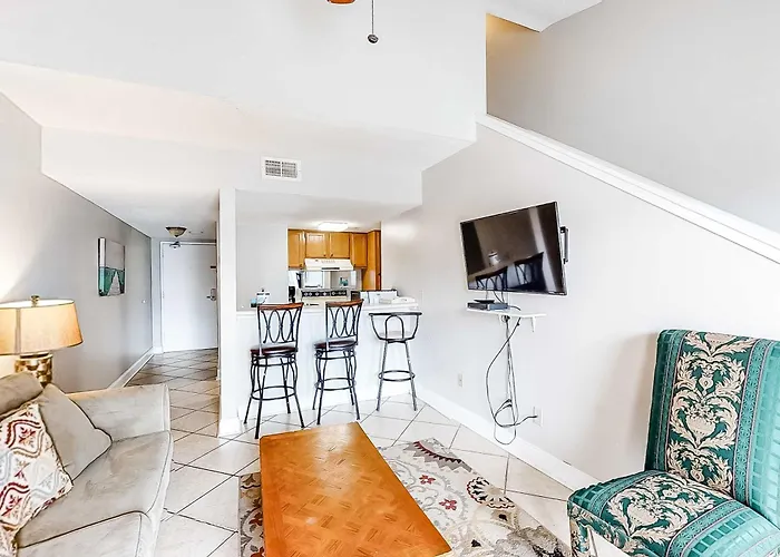 Bright With Pool Access Cozy Patio A Washer&dryer *