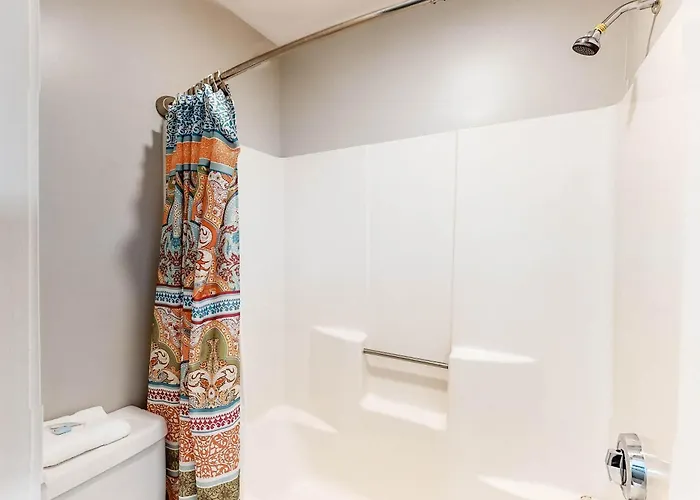 Bright With Pool Access Cozy Patio A Washer&dryer *